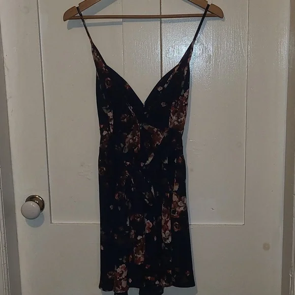 Windsor Navy Floral Dress - Picture 3 of 6